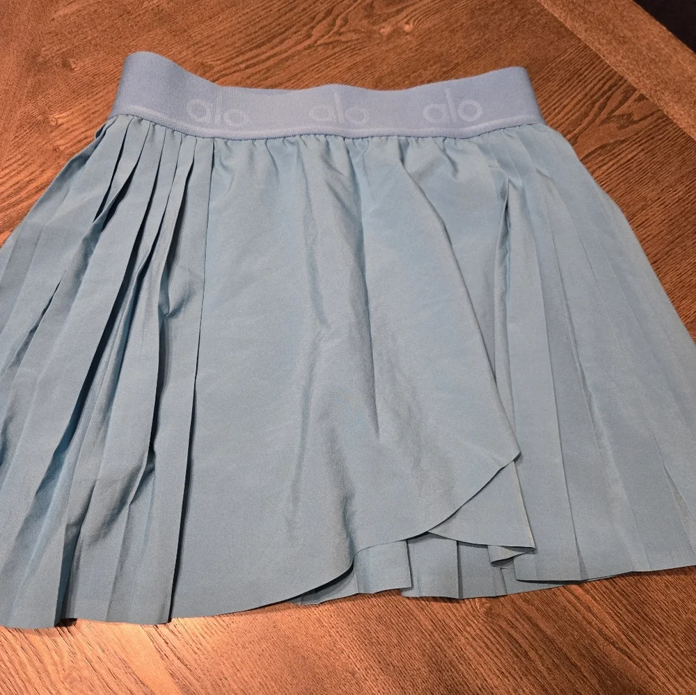Alo Yoga Aces Skirt skort in Blue Splash sz LARGE